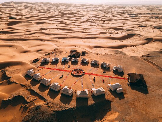 desert camp in Erg chebbi